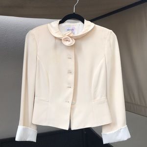ARMANI COLLEZIONI silk jacket! Size 4